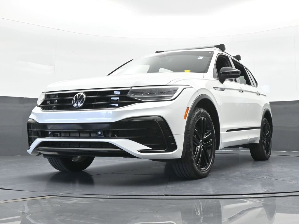 Used 2022 Volkswagen Tiguan SE R-Line image 53