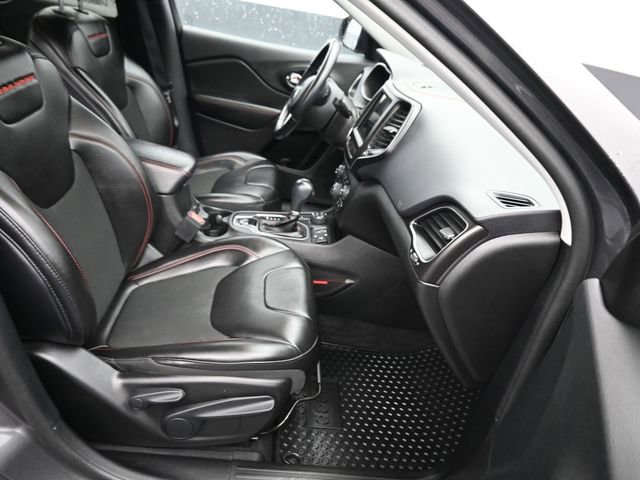 Used 2021 Jeep Cherokee Trailhawk w/ Comfort & Convenience Group image 9