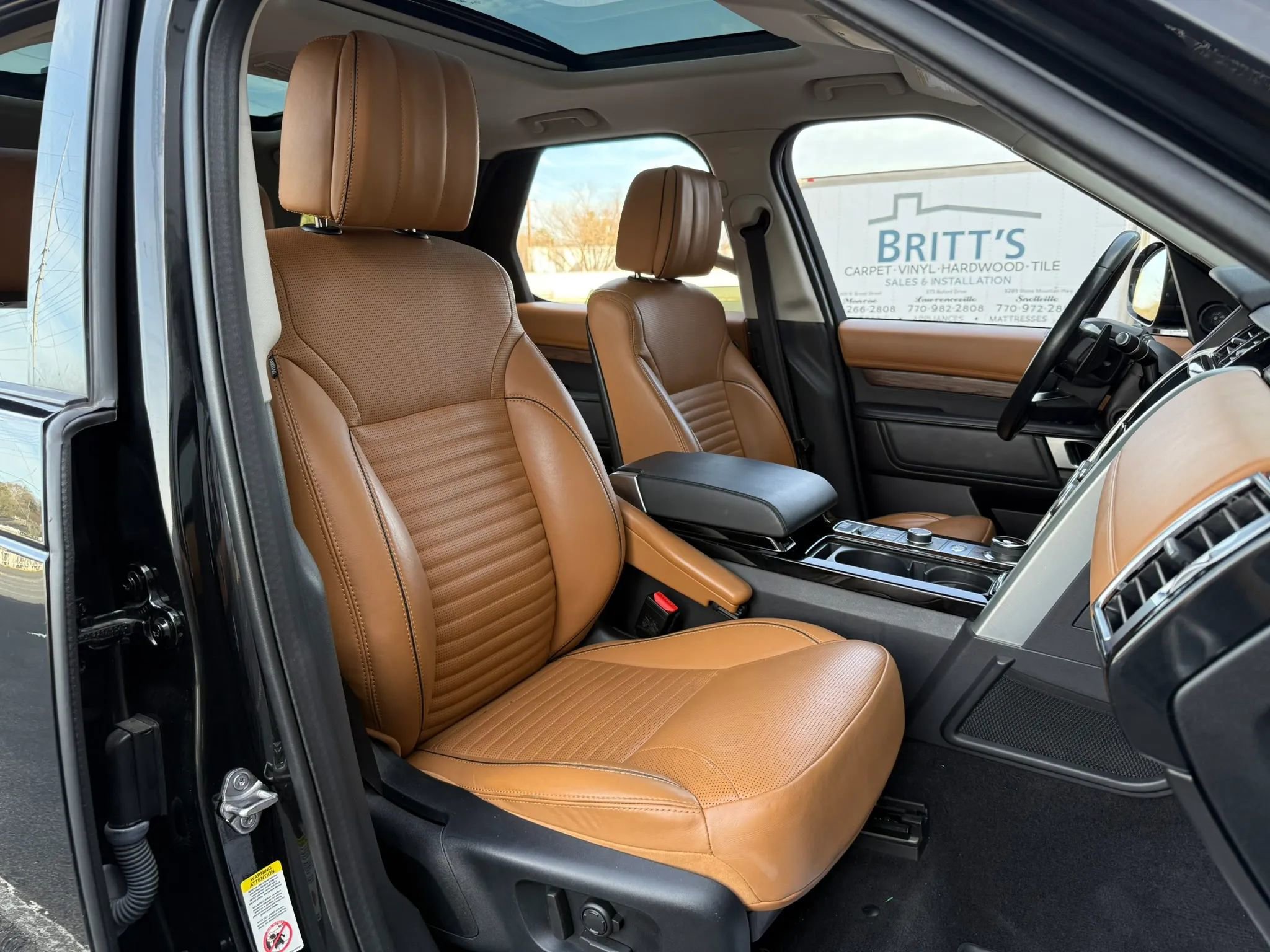 Used 2018 Land Rover Discovery HSE Luxury image 31