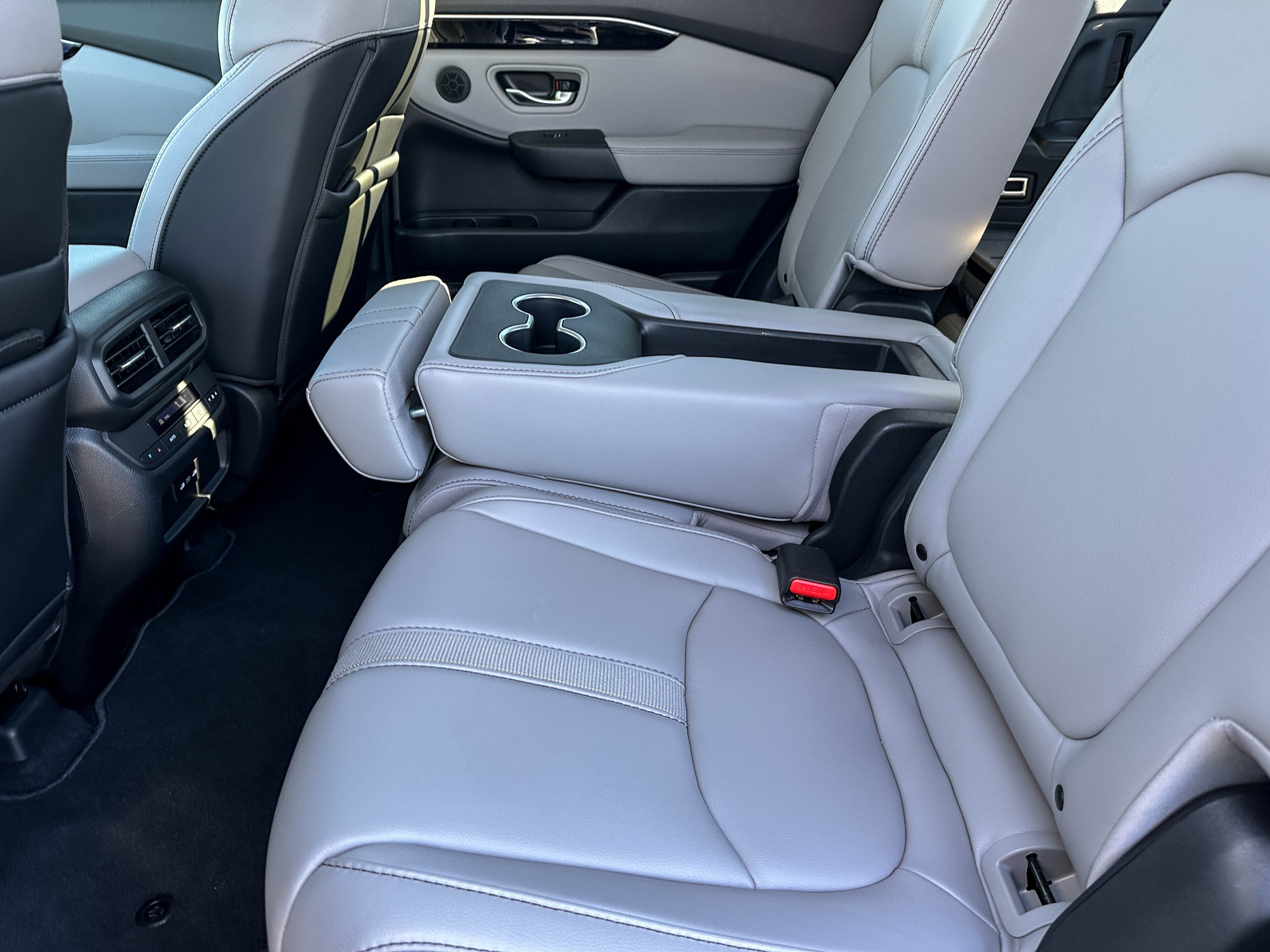 Used 2025 Honda Pilot Touring image 19