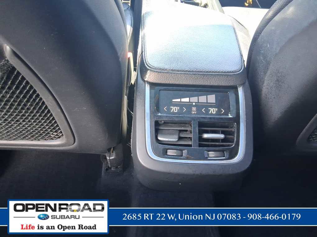 Used 2016 Volvo XC90 T6 Momentum image 11