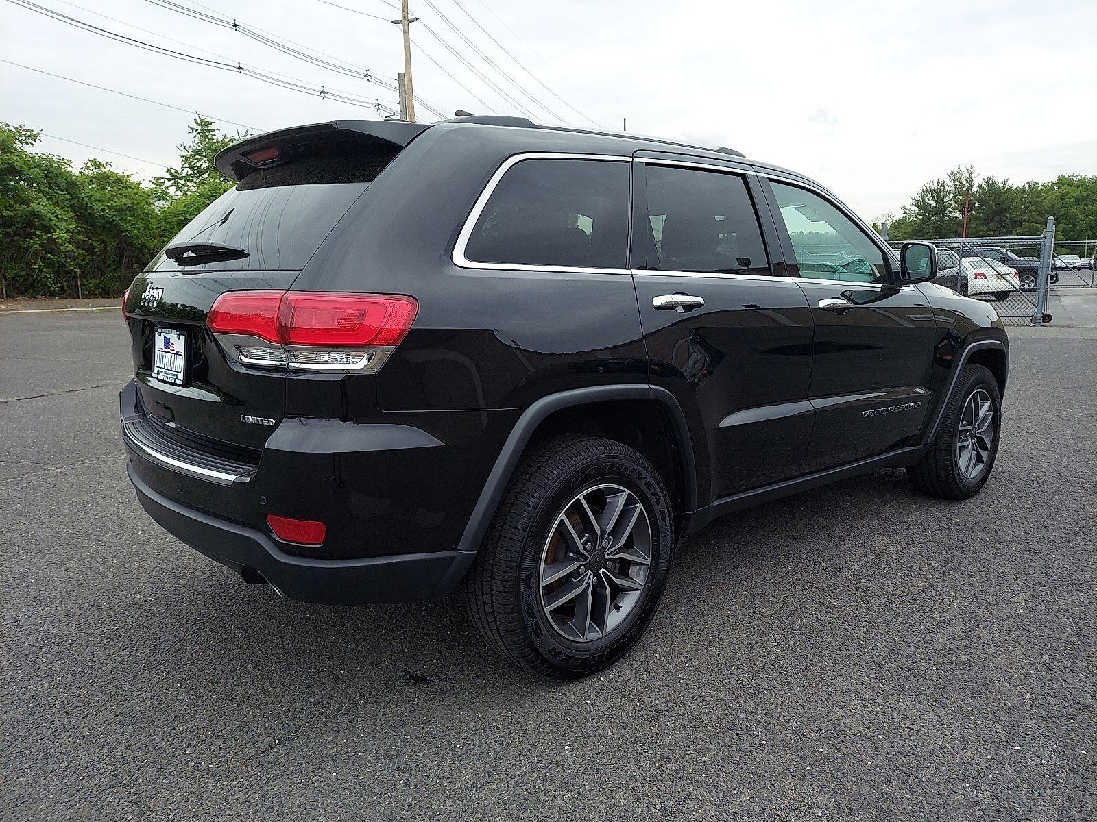 Used 2019 Jeep Grand Cherokee Limited AWD/4WD image 6