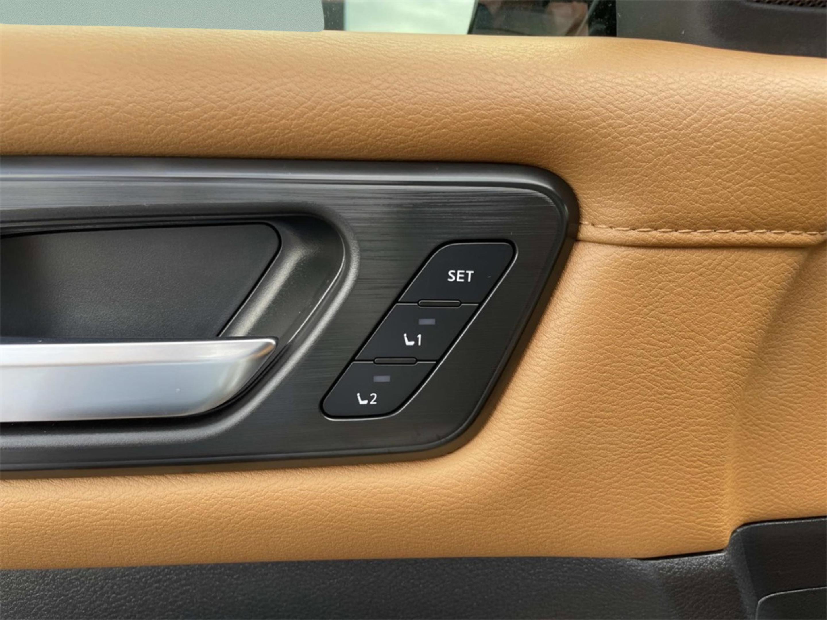 New 2026 Nissan Armada SL w/ Captain's Chari Seat Package image 15