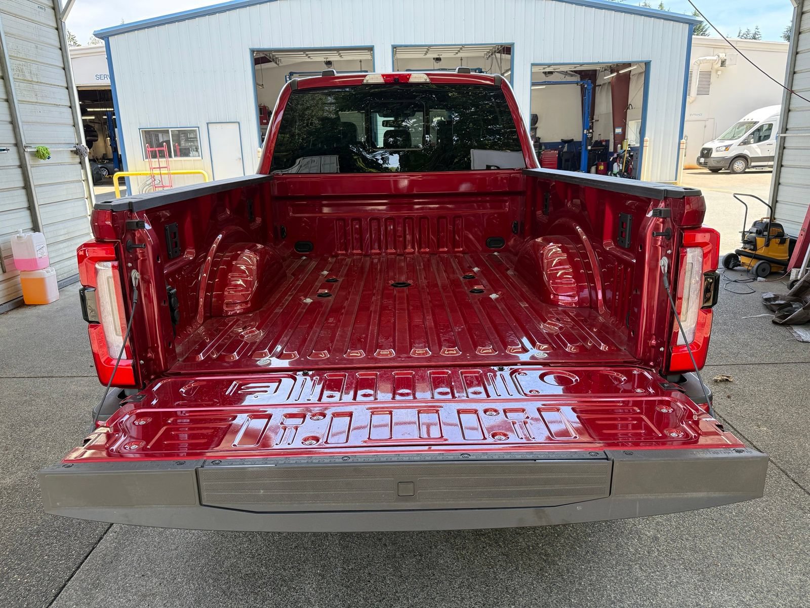 Used 2026 Ford F350 Platinum AWD/4WD image 7
