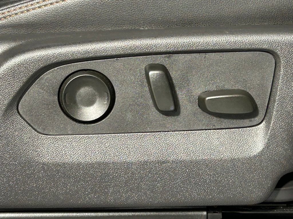 Used 2025 GMC Sierra 2500 AT4 w/ AT4 Premium Plus Package image 12