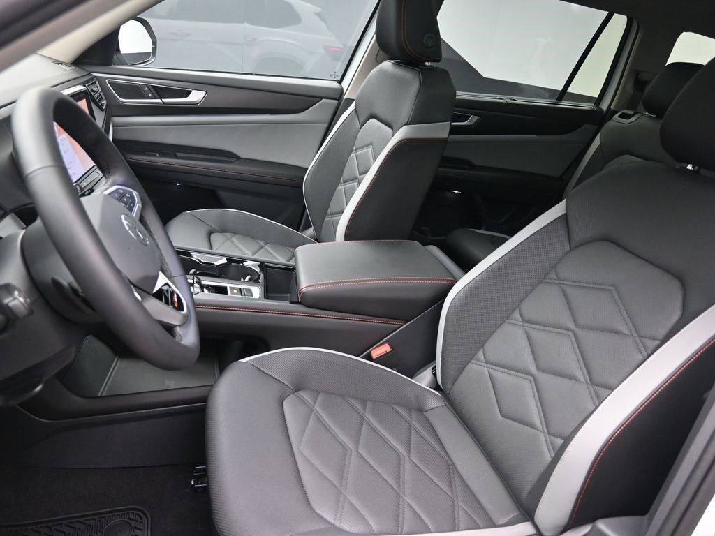 Used 2025 Volkswagen Atlas Peak Edition SE image 18