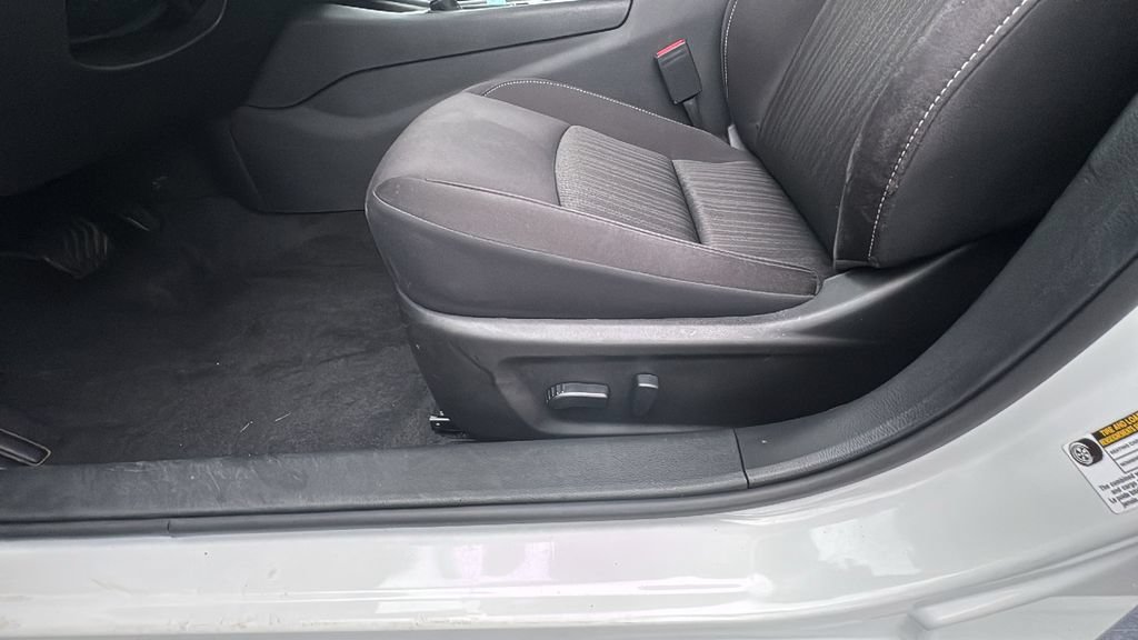 Used 2025 Nissan Altima 2.5 SV FWD image 9