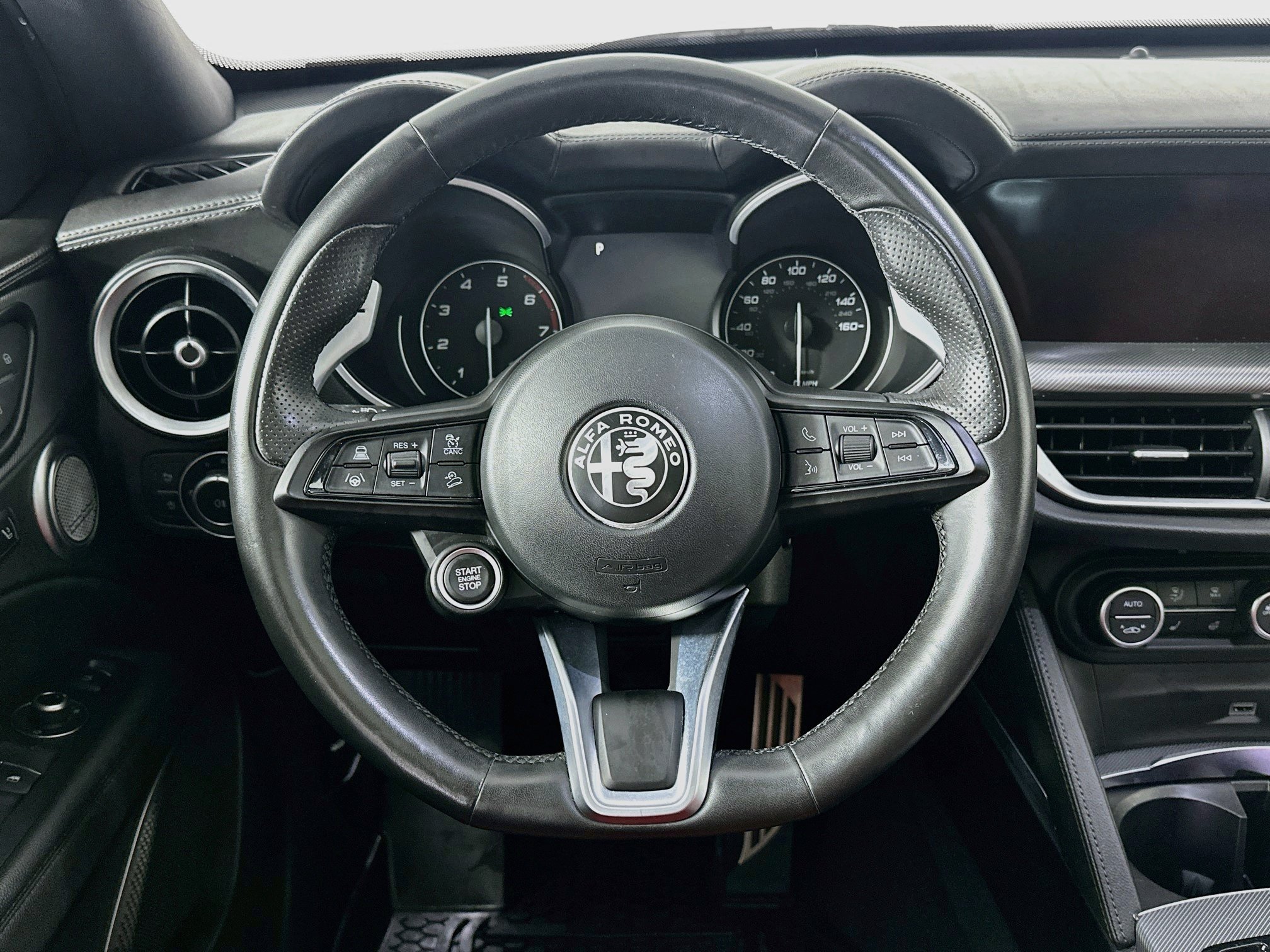 Used 2023 Alfa Romeo Stelvio Veloce AWD/4WD image 18