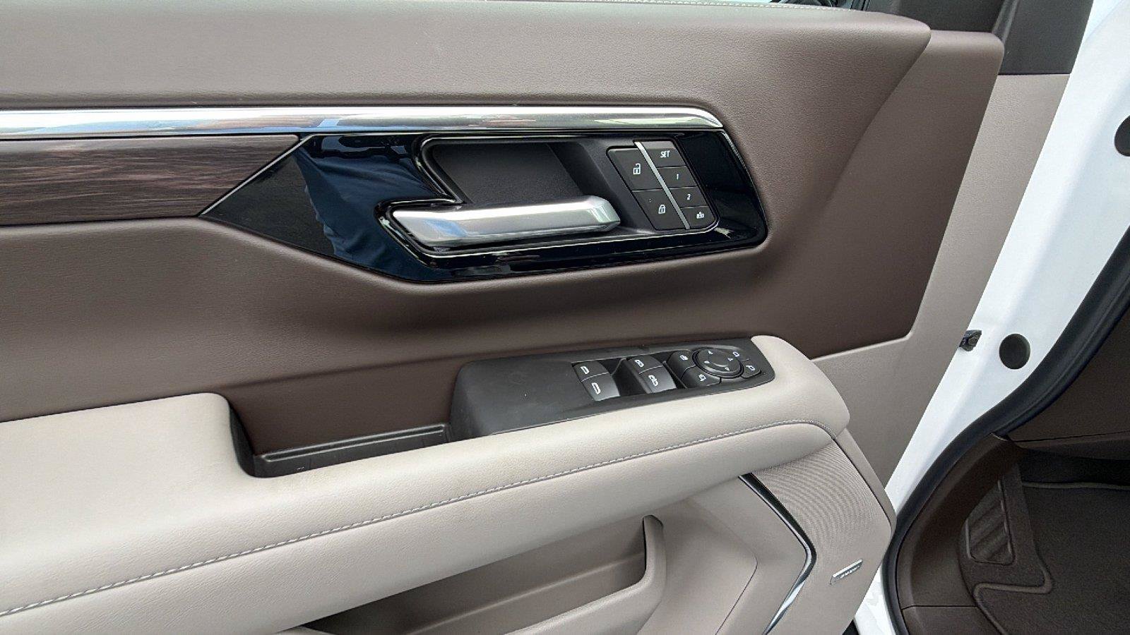 New 2026 Chevrolet Suburban LT w/ Comfort Package AWD/4WD image 15
