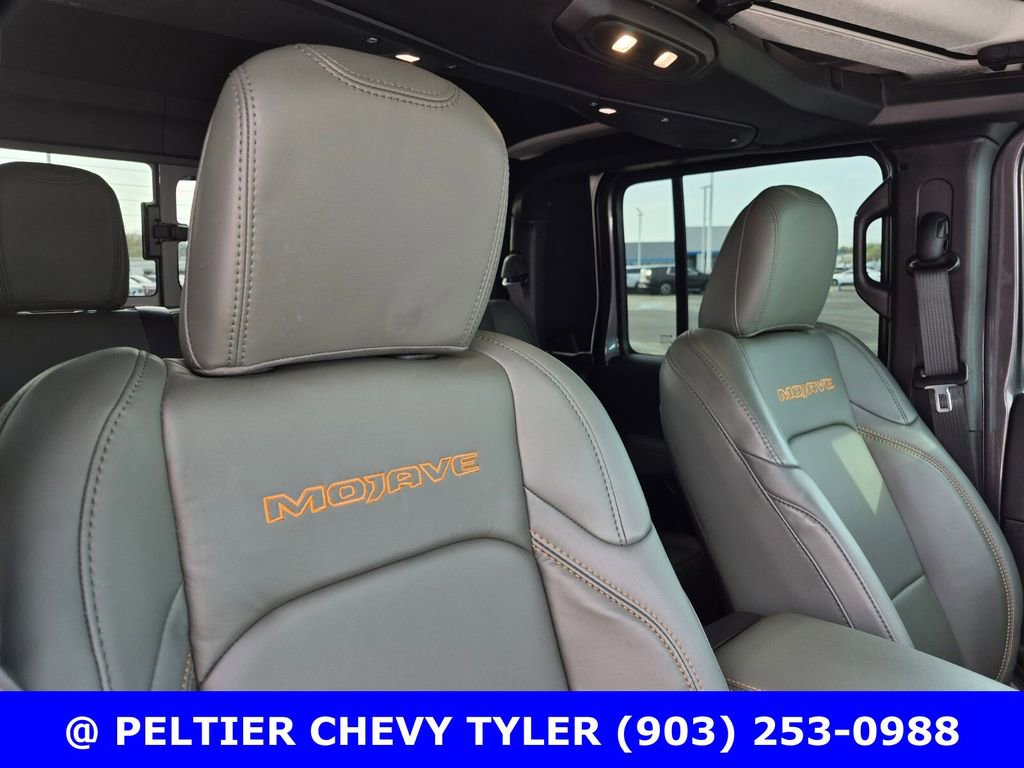 Used 2025 Jeep Gladiator Mojave image 13