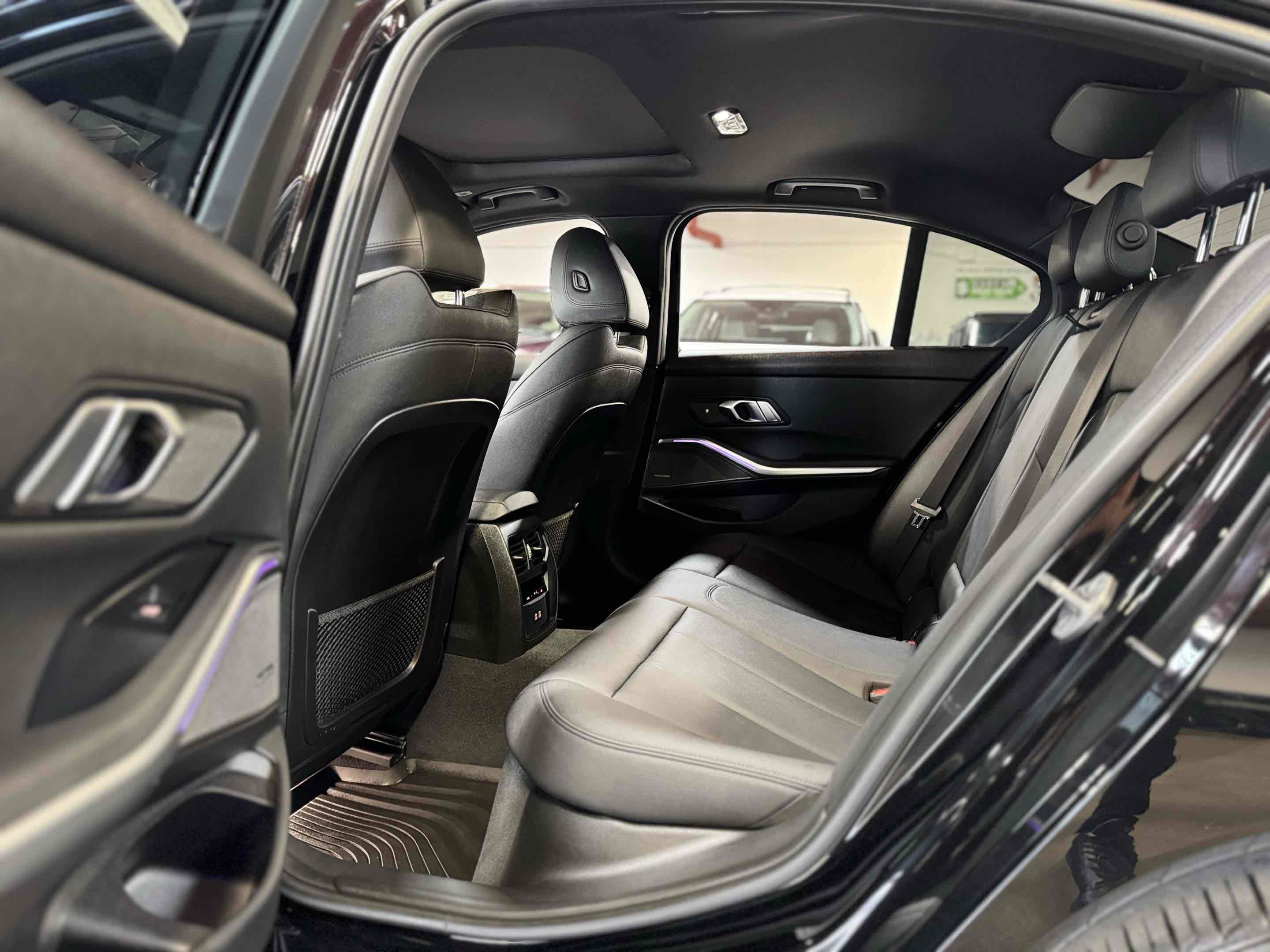 Used 2021 BMW 330e image 46