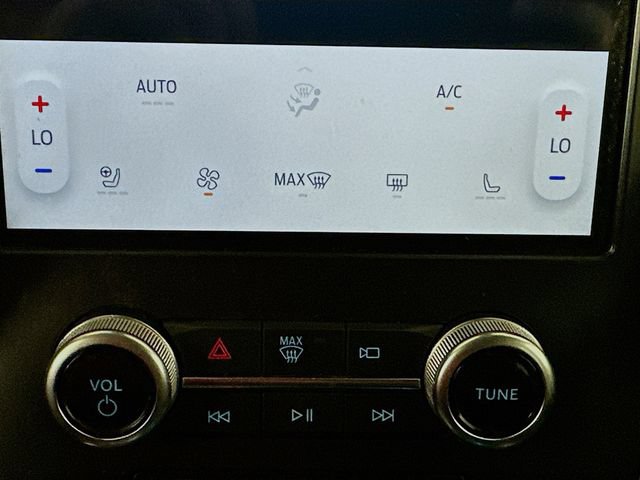 Used 2024 Ford Edge Titanium AWD/4WD image 16