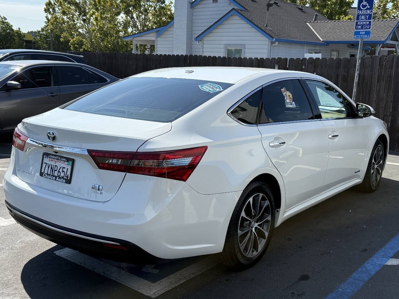 Used 2016 Toyota Avalon XLE Plus FWD image 8