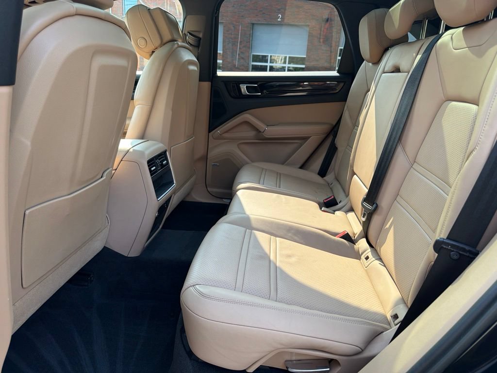 Used 2020 Porsche Cayenne AWD/4WD image 26