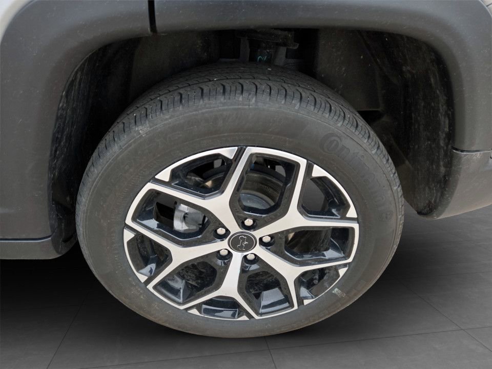 Used 2025 Jeep Compass Limited image 32