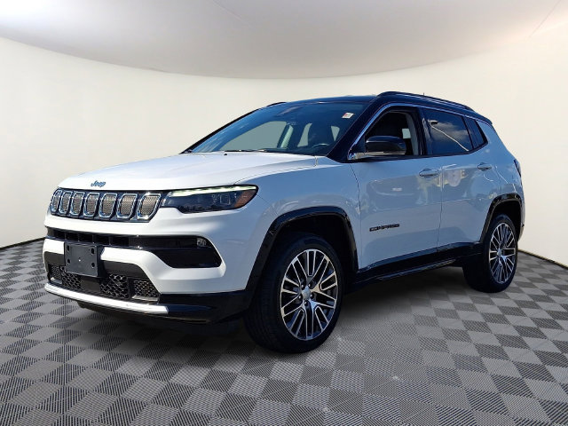 Used 2022 Jeep Compass Limited w/ Elite Group AWD/4WD image 3