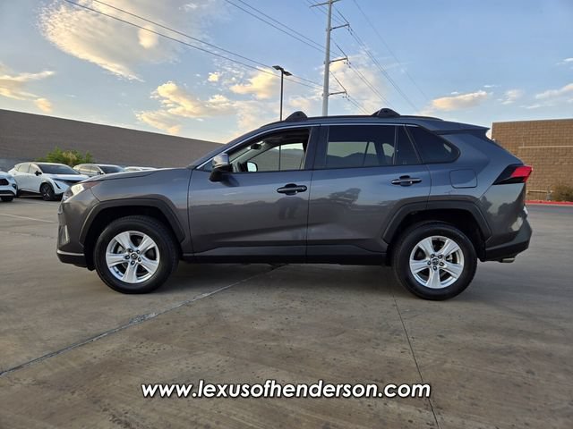 Used 2020 Toyota RAV4 XLE w/ Convenience Package FWD image 3