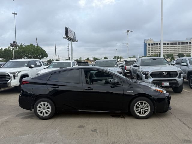Used 2019 Toyota Prius LE image 4