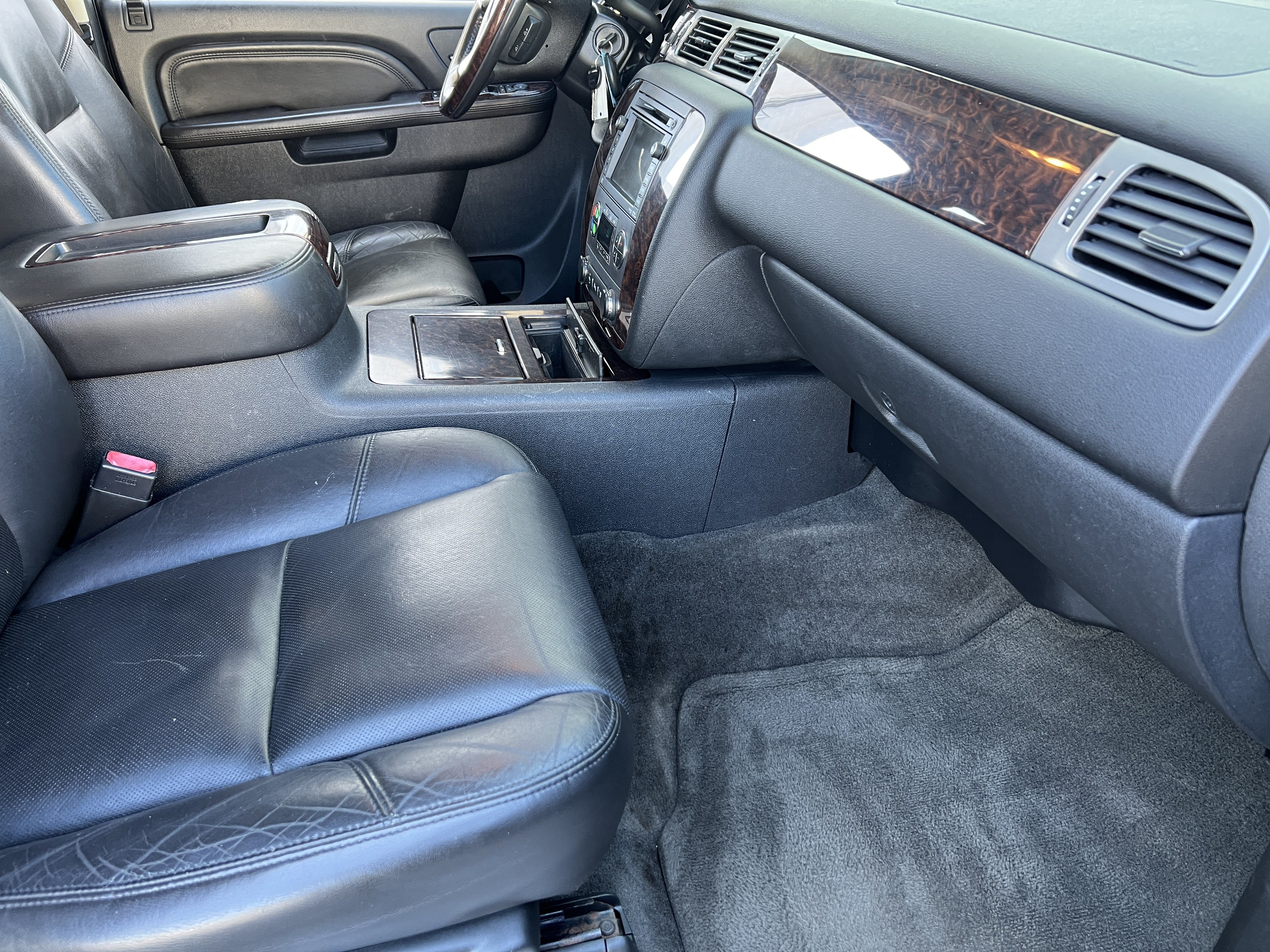 Used 2010 GMC Yukon Denali AWD/4WD image 24