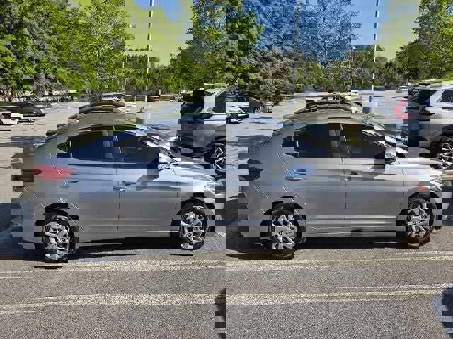Used 2017 Hyundai Elantra SE video 3