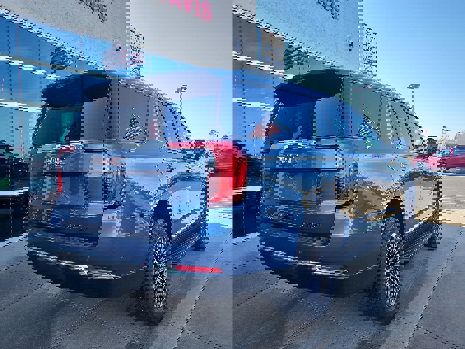 Used 2025 GMC Yukon Elevation image 4