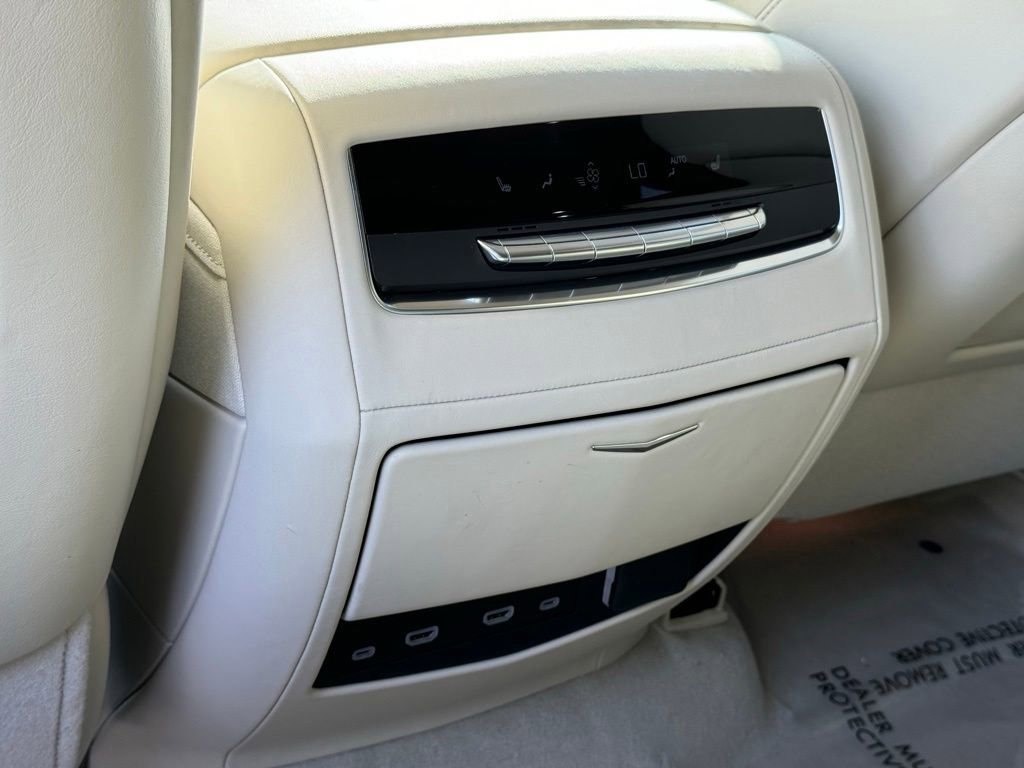 Used 2024 Cadillac Escalade Sport Platinum w/ LPO, ONYX Package AWD/4WD image 36