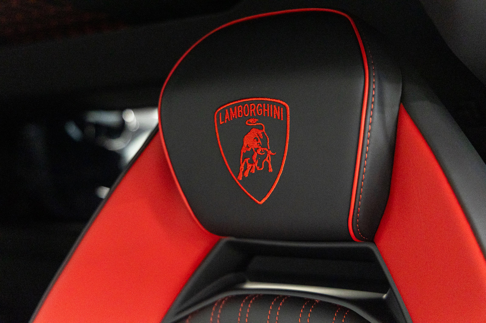 Used 2024 Lamborghini Revuelto image 42