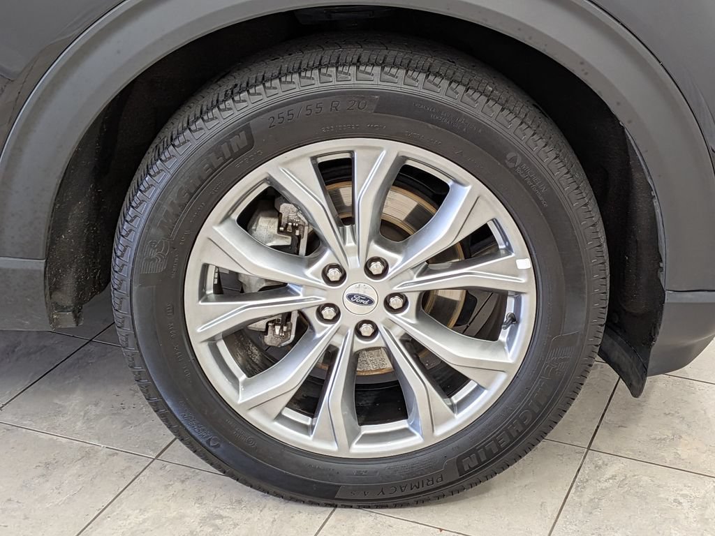 Used 2023 Ford Explorer Limited AWD/4WD image 12