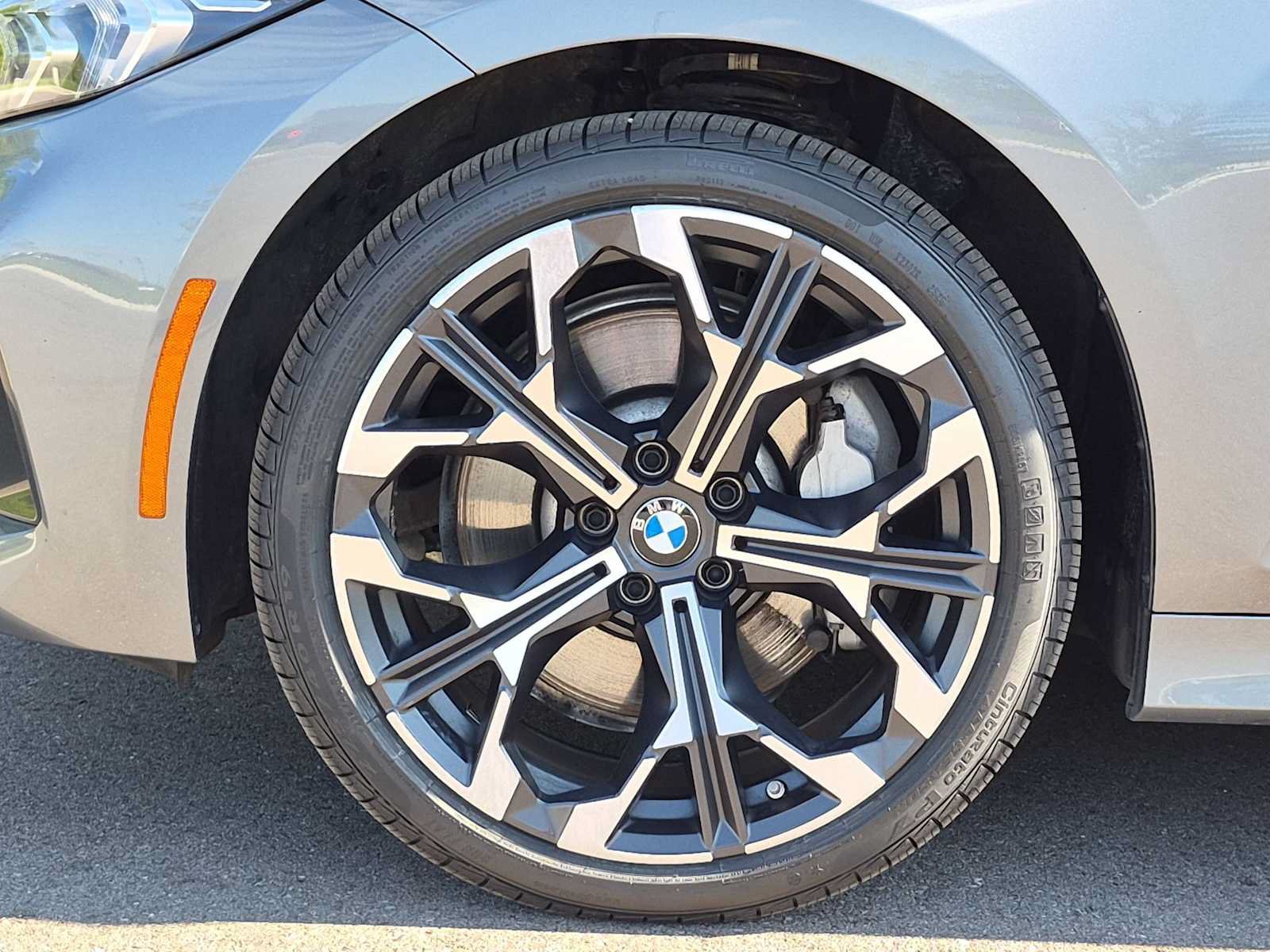 Used 2025 BMW 330i xDrive Sedan w/ Premium Package AWD/4WD image 13