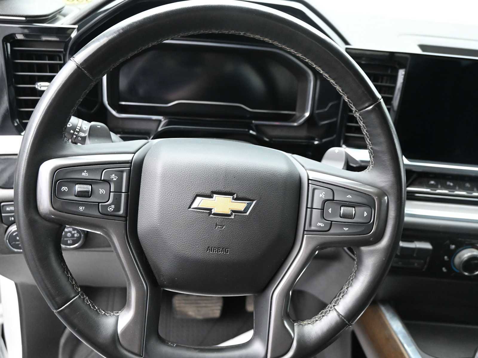 Used 2023 Chevrolet Silverado 1500 High Country w/ High Country Premium Package image 13
