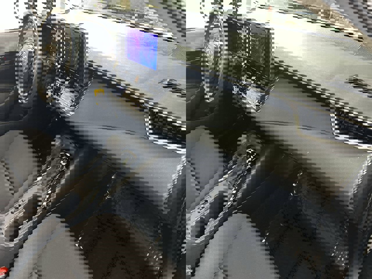 Used 2024 Toyota Corolla LE image 27