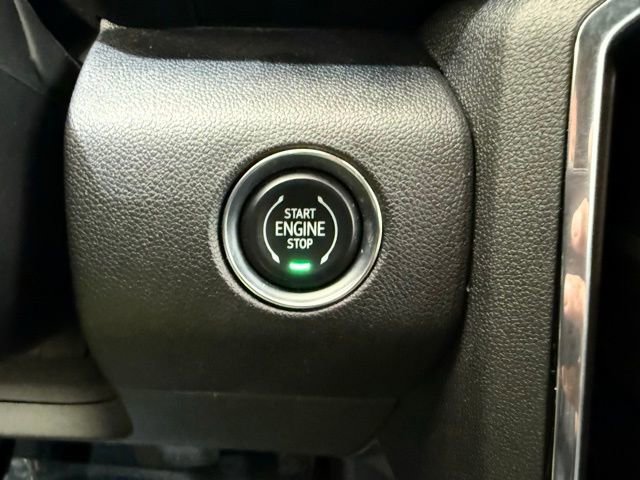 Used 2025 GMC Acadia Elevation image 41