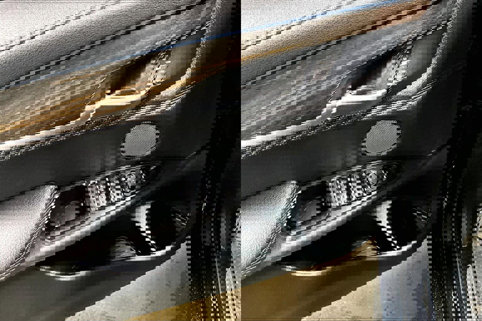 Used 2019 BMW X6 xDrive35i w/ M Sport Package image 36