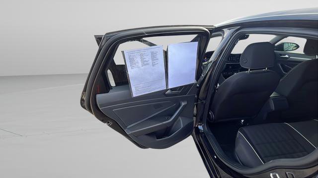 Used 2023 Volkswagen Jetta Sport image 21