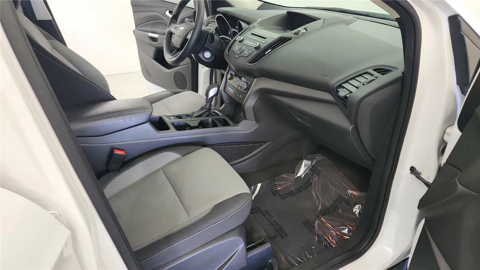 Used 2018 Ford Escape SE image 34