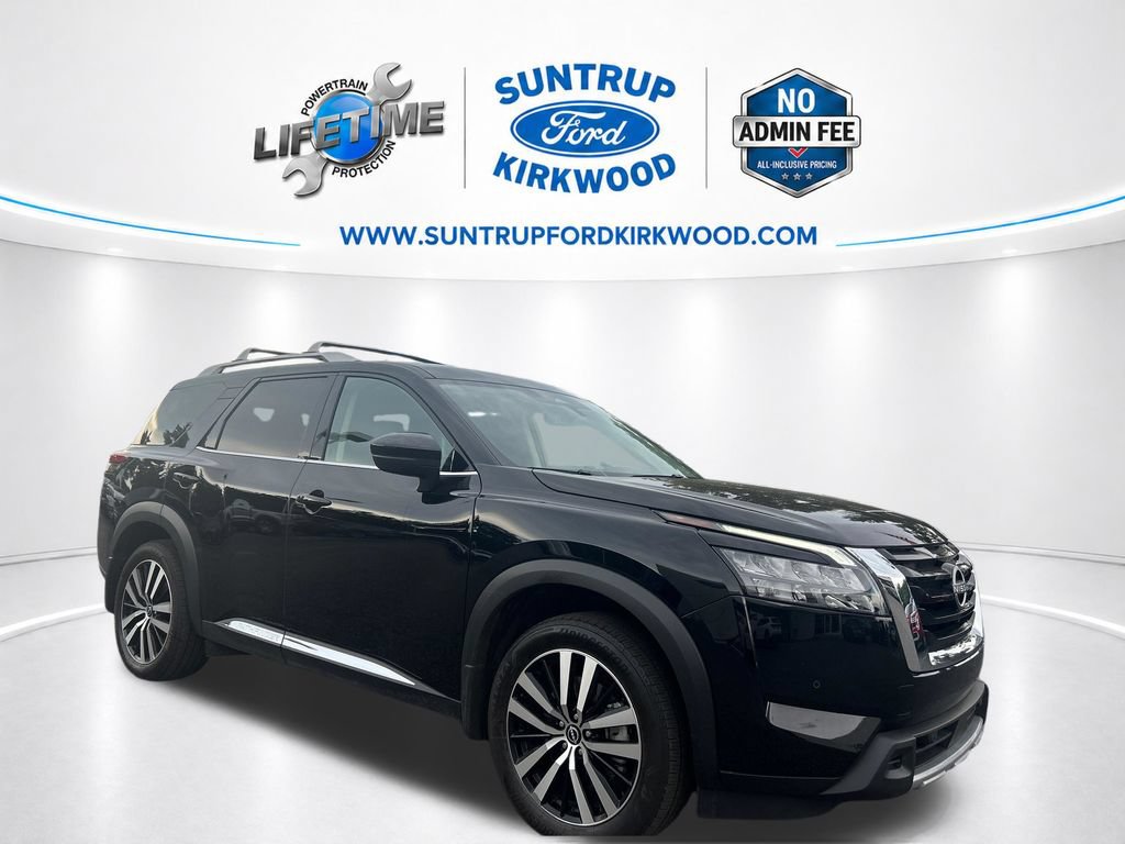 Used 2025 Nissan Pathfinder Platinum w/ Cargo Package FWD image 9