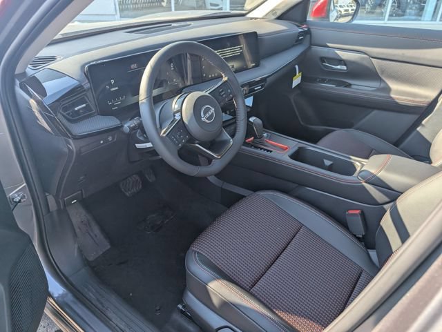 New 2026 Nissan Kicks SR w/ Cold Weather Package FWD image 13