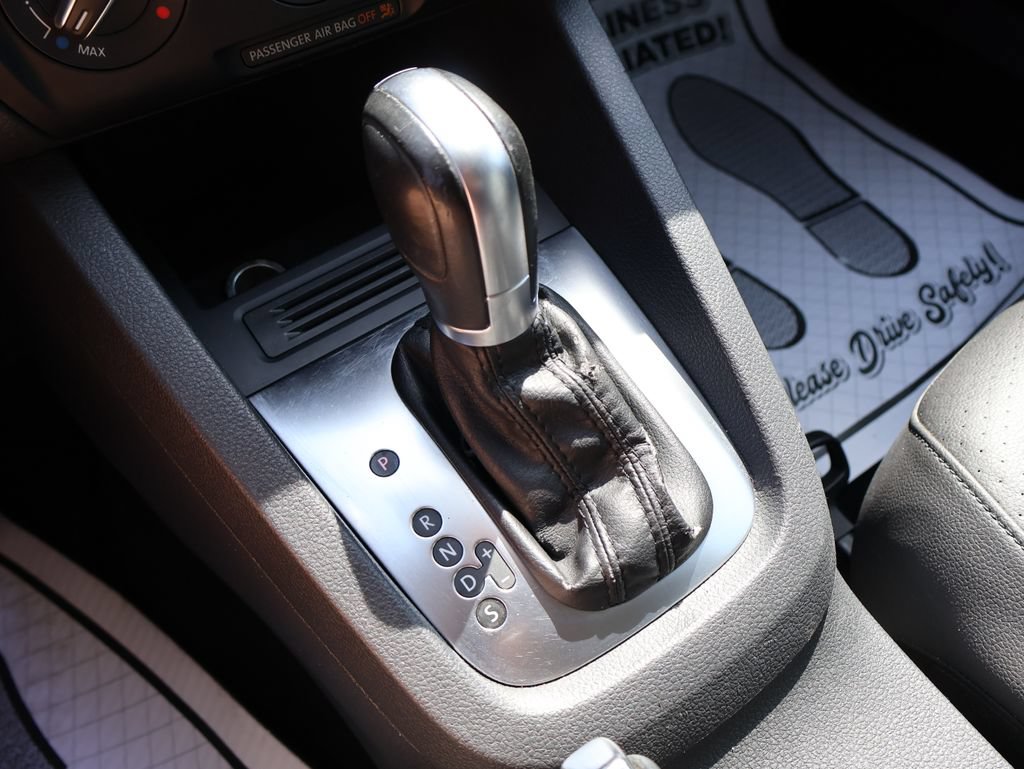 Used 2014 Volkswagen Jetta SE FWD image 35