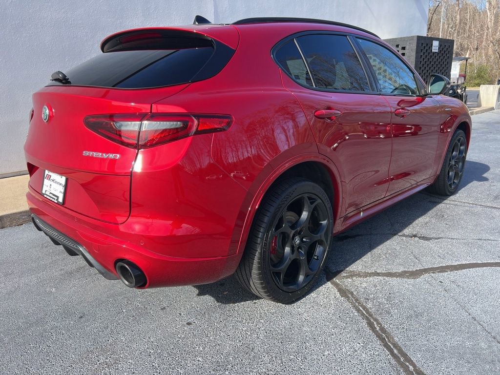 Used 2023 Alfa Romeo Stelvio Veloce AWD/4WD image 10