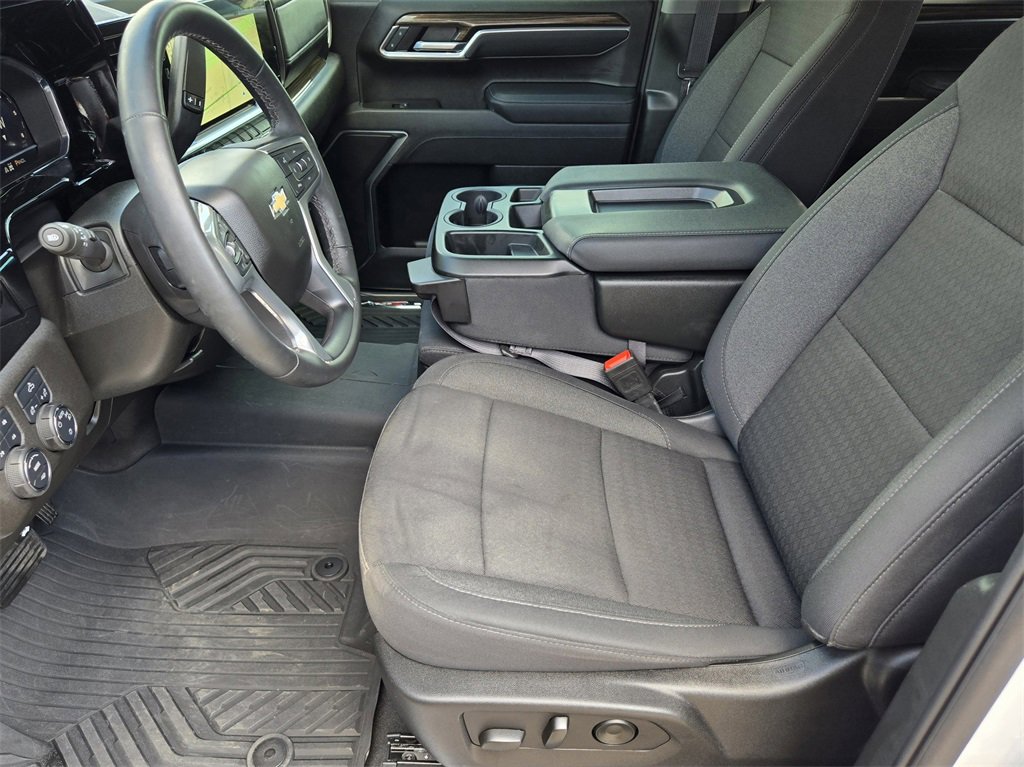 Used 2025 Chevrolet Silverado 1500 LT image 12