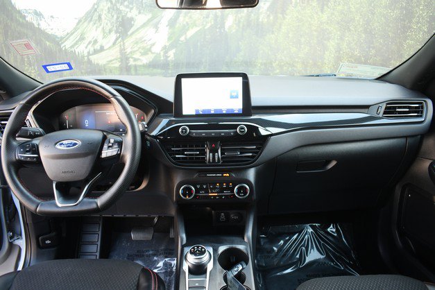 Used 2025 Ford Escape ST-Line Select AWD/4WD image 18