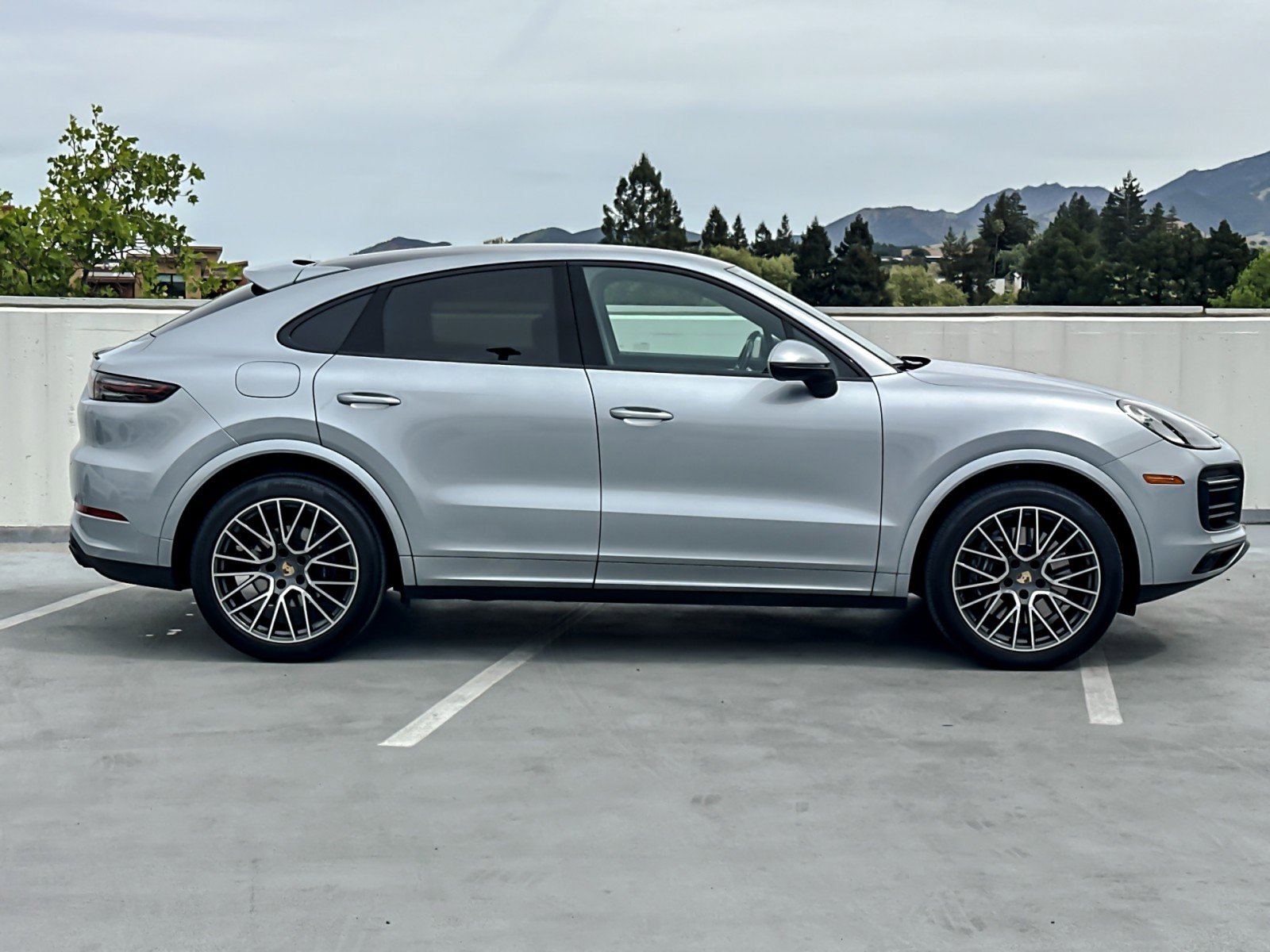 Certified 2023 Porsche Cayenne Coupe image 9