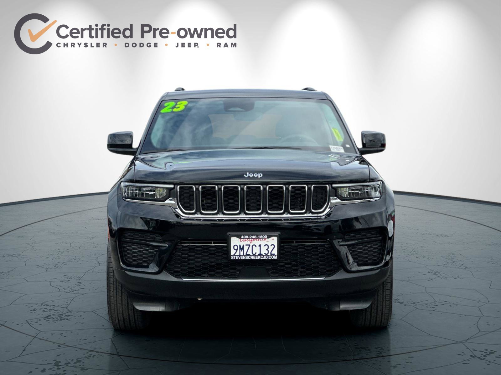 Used 2023 Jeep Grand Cherokee Laredo AWD/4WD image 9