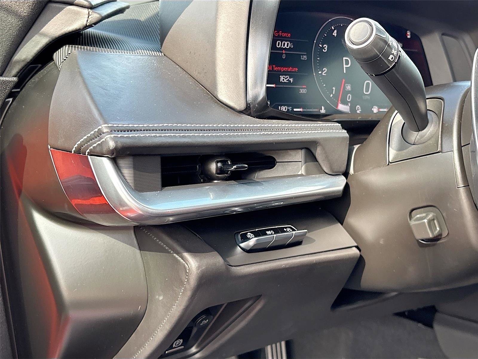 Used 2021 Chevrolet Corvette Stingray Premium Cpe w/ Z51 Performance Package image 11