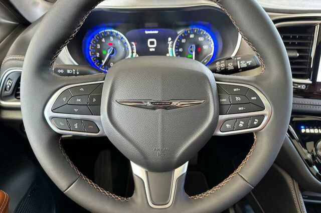 New 2026 Chrysler Pacifica Pinnacle image 23