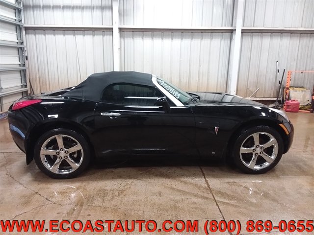 Used 2006 Pontiac Solstice Convertible w/ Premium Package RWD image 3