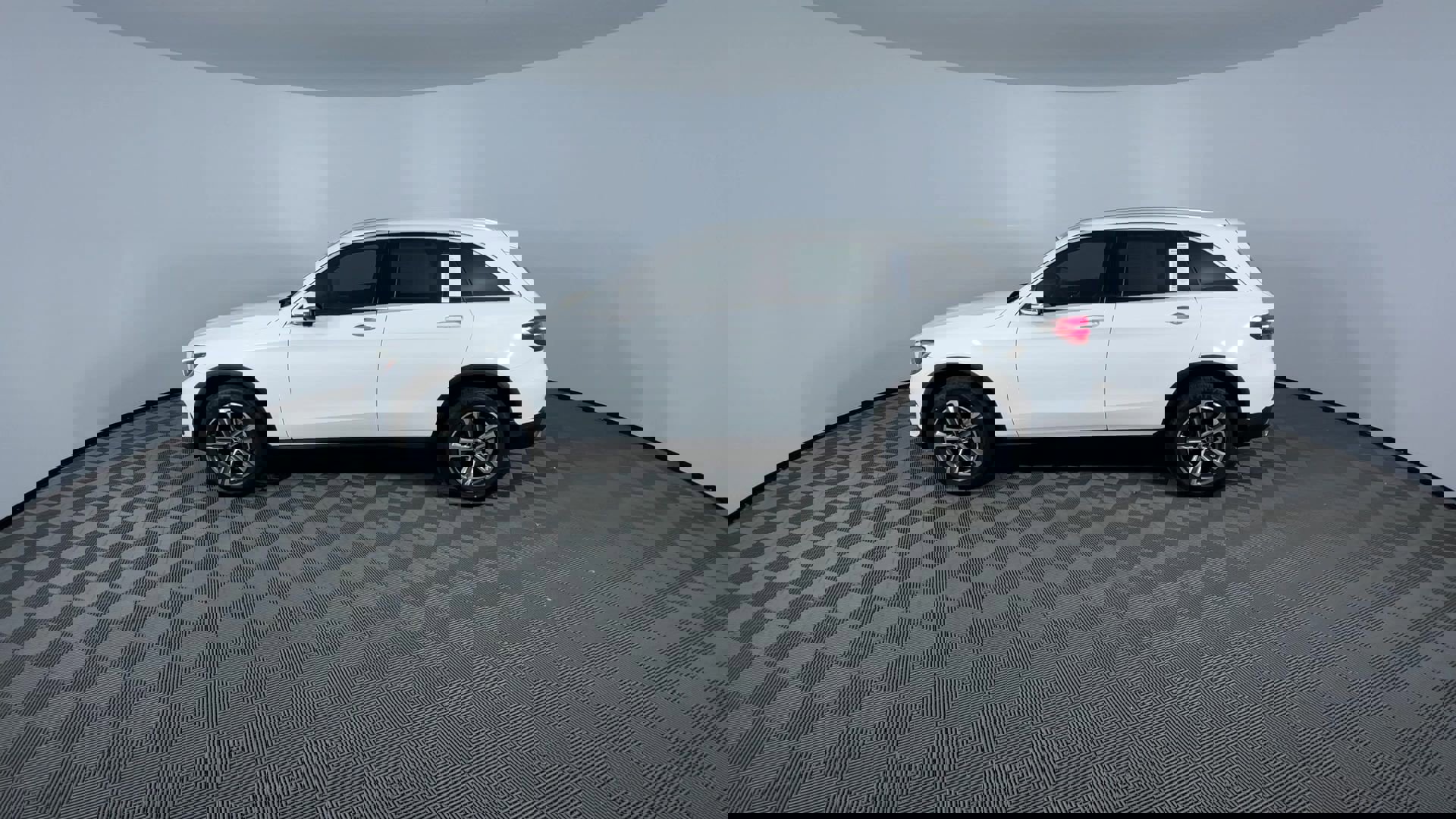 Used 2018 Mercedes-Benz GLC 300 image 5