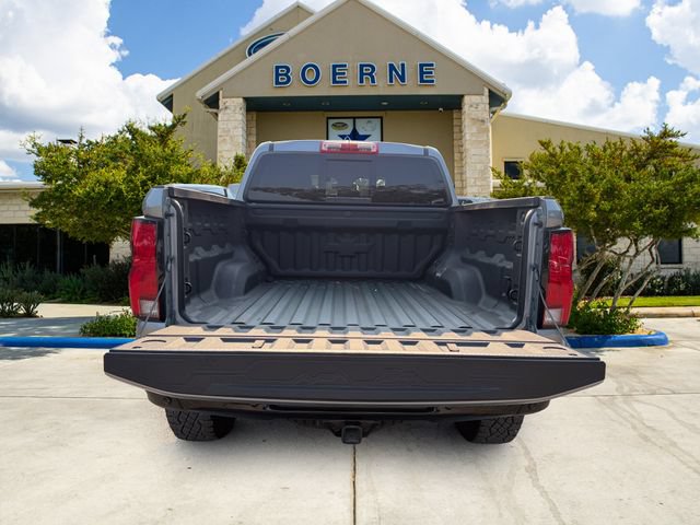 Used 2026 Chevrolet Colorado ZR2 w/ Technology Package AWD/4WD image 5