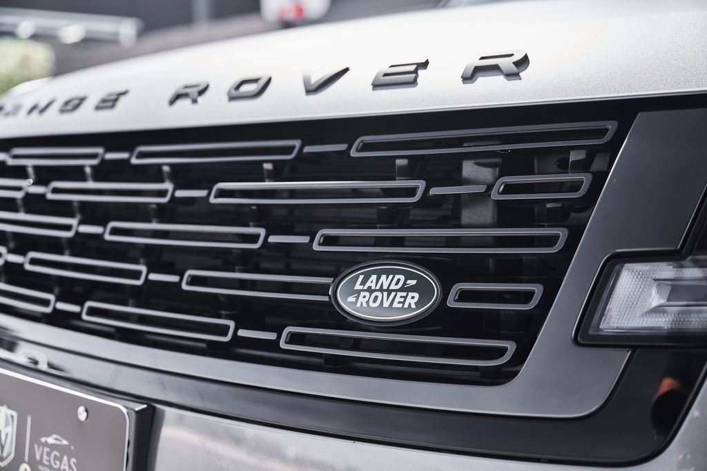 Used 2024 Land Rover Range Rover SE AWD/4WD image 9