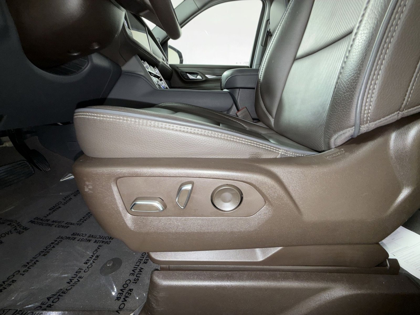 Used 2022 GMC Yukon XL Denali w/ Advanced Technology Package AWD/4WD image 14